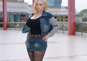 用娃娃cosplay龙珠最美小姐姐