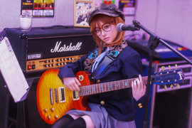 【Live House】 左摇排练房霓虹灯下的女主唱