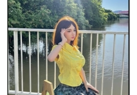 "她语”生病的我在江边向安室奈美哭诉着……