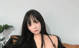 硅胶娃娃好还是tpe娃娃好？