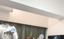 啊伟，你又在打电动喔
