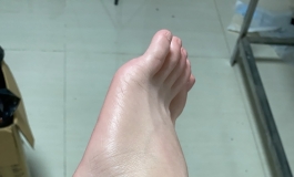 高仿真涂装的脚模