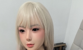 换了几套衣服，大家喜欢哪个，可以欣赏！