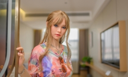 【胶享樂】邦妮 168cm 4.0硅胶 Air减重版，酒店写真 [上集]