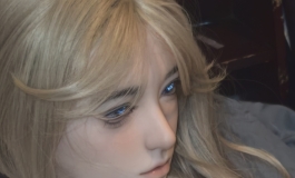 二月以来一直都在拍琉璃，这次换换口味，拍一下冰冷女生西风