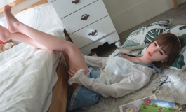 【她语】148D青稚：午后微光下，她在读你未说出口的心事