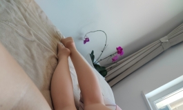 色情紫发老阿姨