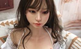 都进来看看 烧B ！！！《巨乳 屑女友 喜欢偷偷在我加班跟出差时把我衣服当睡衣穿》