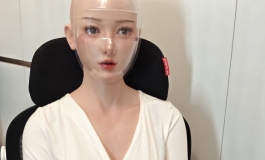 头身一体2号冰C妆开箱，不小心闪了老腰