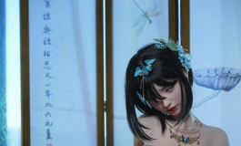 《阙中花落》