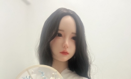 春水堂梦可儿和SHE doll楚玥稍对比一下