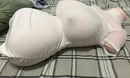 亚娃新品测评涂山晃晃，火箭乳半身软度和形状都拉满了。