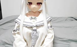 穿上新衣服的宝更加乖巧可爱