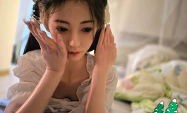 [娃娃学姐颂英+奈也S47半身]圣诞前夜日记：美甲长了，吉他难按，但心里全是您~