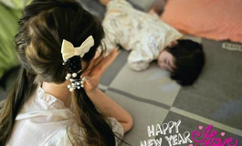 [娃娃学姐颂英+奈也S47半身]圣诞前夜日记：美甲长了，吉他难按，但心里全是您~