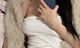 172梦英-猜猜什么颜色的内衣