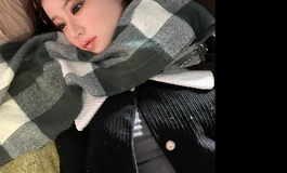 【娃娃学姐】隔壁家的表姐既然霸占了我的房间！