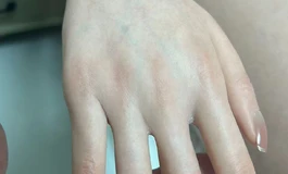 牢八测评！等了半个月的安迪终于到了 ！媳妇帮我摆的造型他说这样好看~