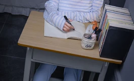 【深夜福利】琉璃.exe 正在运行……是否继续？