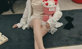 再次切掉了娃娃的胸，于是乎。。。变成可爱的！