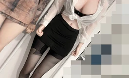 美丽性感的女秘书颂英
