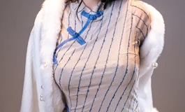 蓝纹旗袍与旧梦的余温