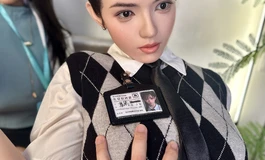 【返图】 学院制服，少女佳米登场