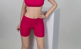 我是性感的瑜伽教练，170健美体型。