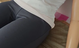 办公室的陪睡少女 猜猜她是谁？
