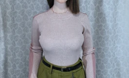 呢裙女子，雍容大气