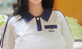 反差大奶学生妹