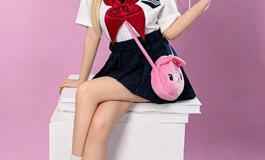 主人，你看你给我买的衣服好看嘛