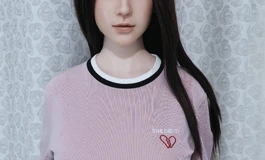粉色POLO裙女子，健康美丽