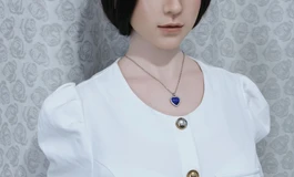 白色小香风女子，清新纯朴