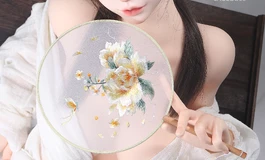 LACEDOLL中秋限定：今晚不赏月了，只想赏你……🌕 你的“私人嫦娥”已上线 🫦