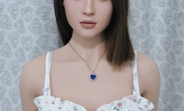 翠花吊带裙女子，清新小性感