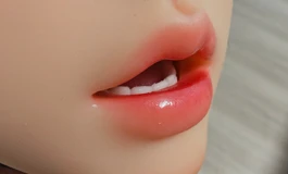 镜华娃娃头雕--江念