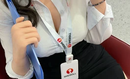 有什么事情跟我的秘书说去吧，他会帮我处理的